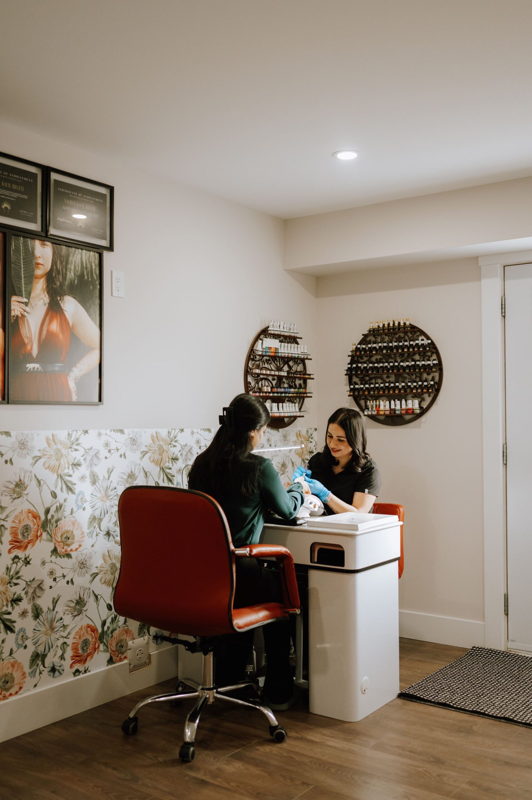 Bombshell_Aesthetic_Lounge_Nail_Treatment