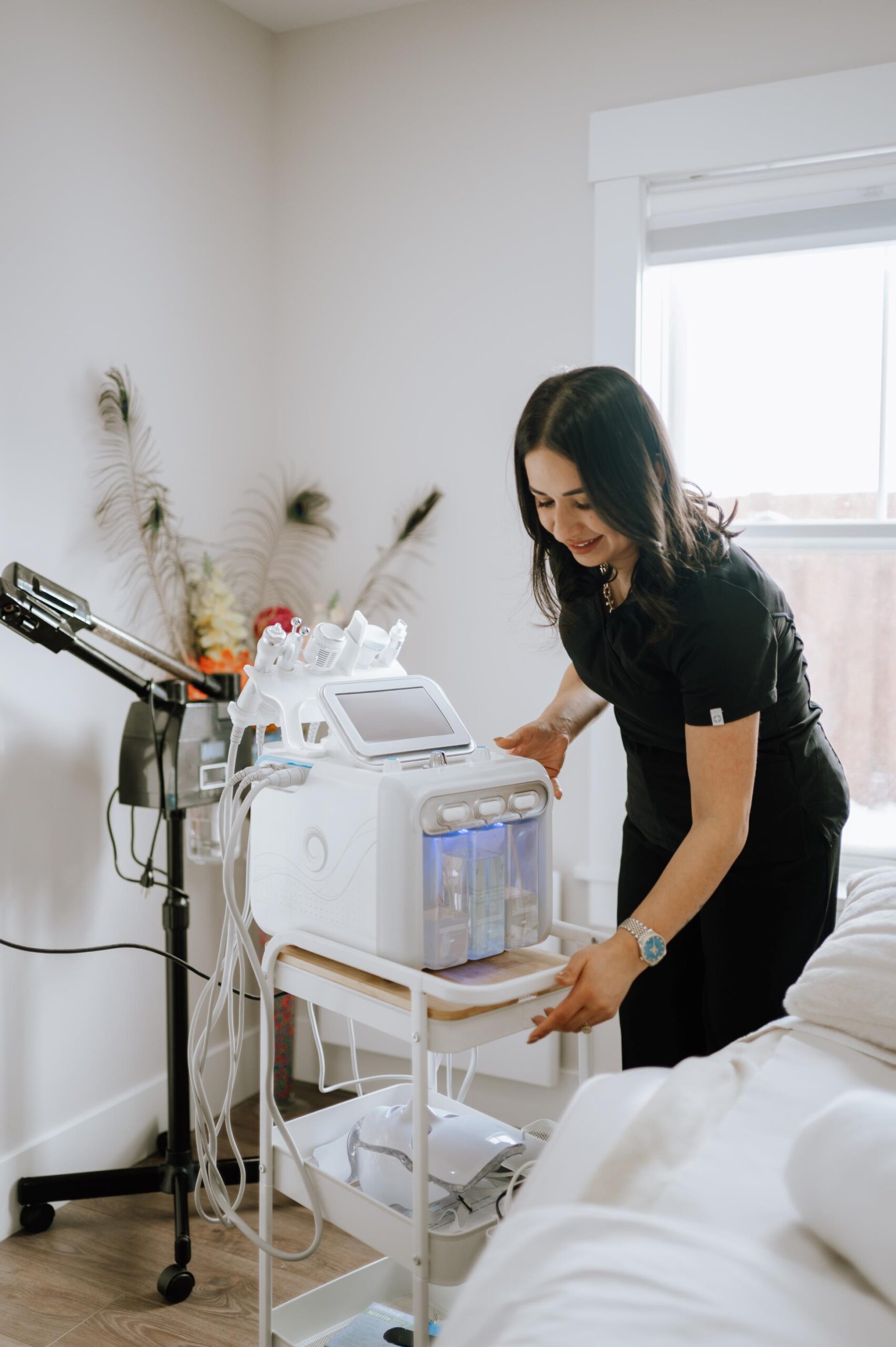 Navi_Bombshell_Aesthetic_Lounge_owner_Image